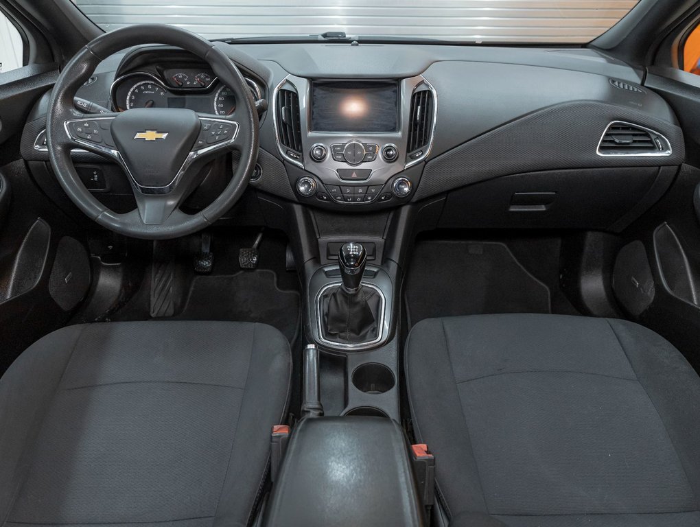 Chevrolet Cruze  2017 à St-Jérôme, Québec - 12 - w1024h768px