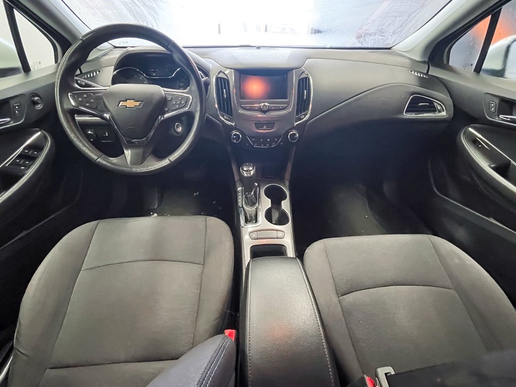 2019 Chevrolet Cruze in St-Jérôme, Quebec - 10 - w1024h768px