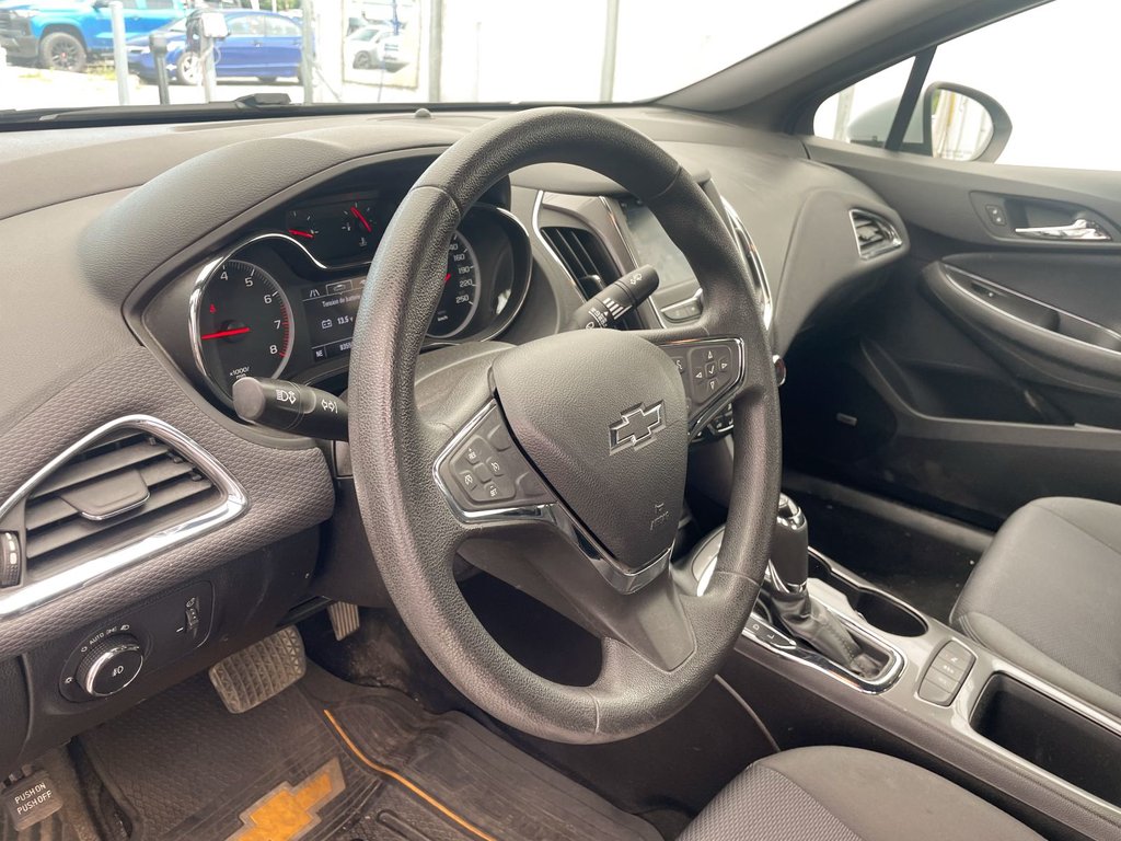 Chevrolet Cruze  2019 à St-Jérôme, Québec - 3 - w1024h768px