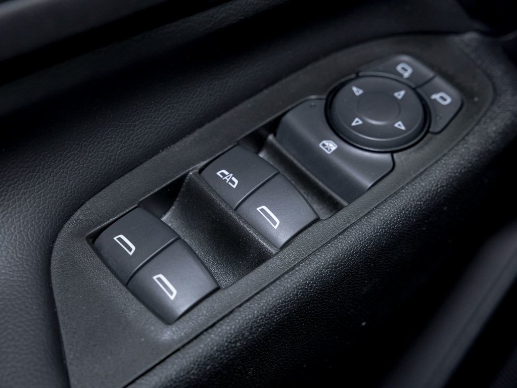 Chevrolet Equinox  2023 à St-Jérôme, Québec - 24 - w1024h768px