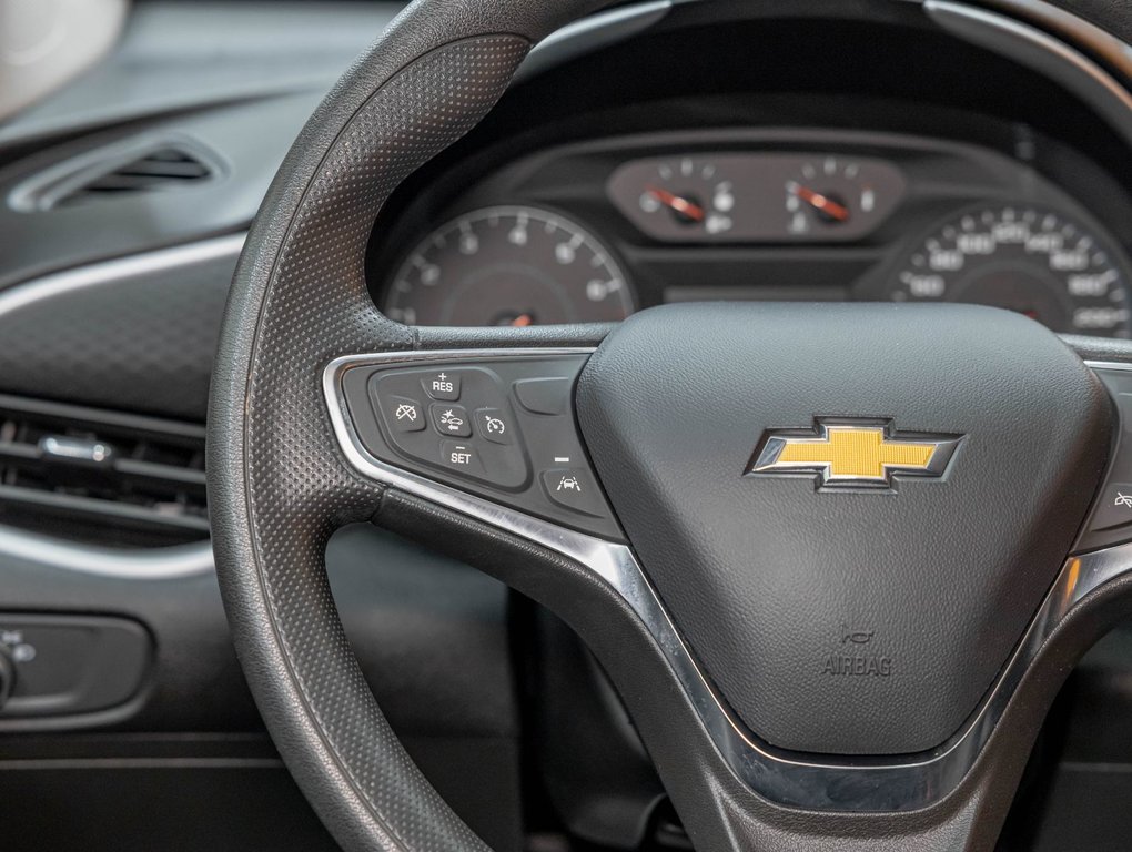 Chevrolet Malibu  2023 à St-Jérôme, Québec - 14 - w1024h768px