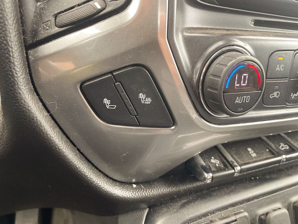 2017 Chevrolet Silverado 1500 in St-Jérôme, Quebec - 14 - w1024h768px