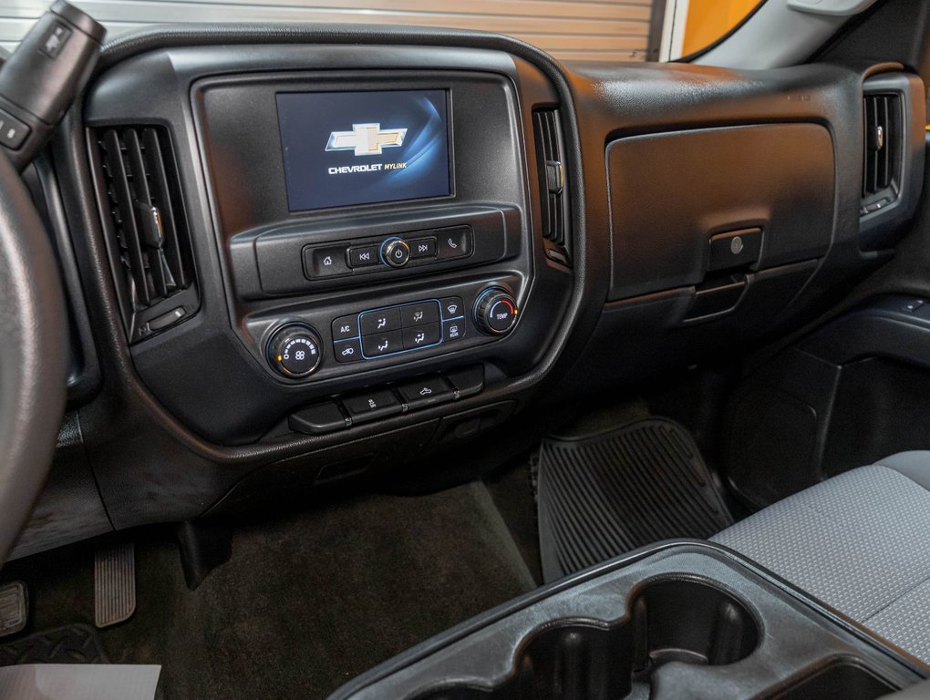 2017 Chevrolet Silverado 1500 in St-Jérôme, Quebec - 17 - w1024h768px