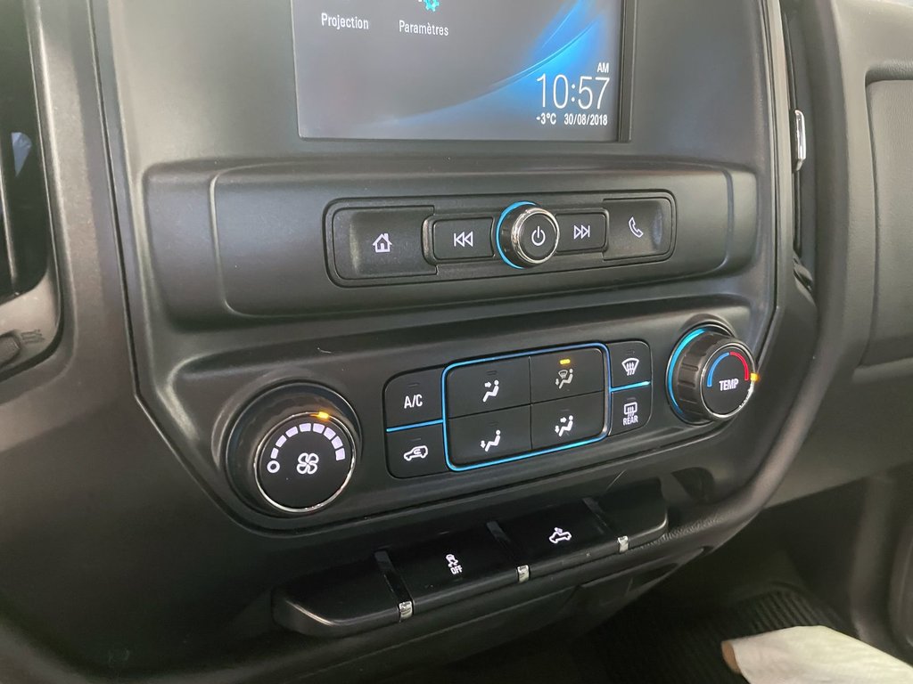Chevrolet Silverado 1500  2017 à St-Jérôme, Québec - 13 - w1024h768px