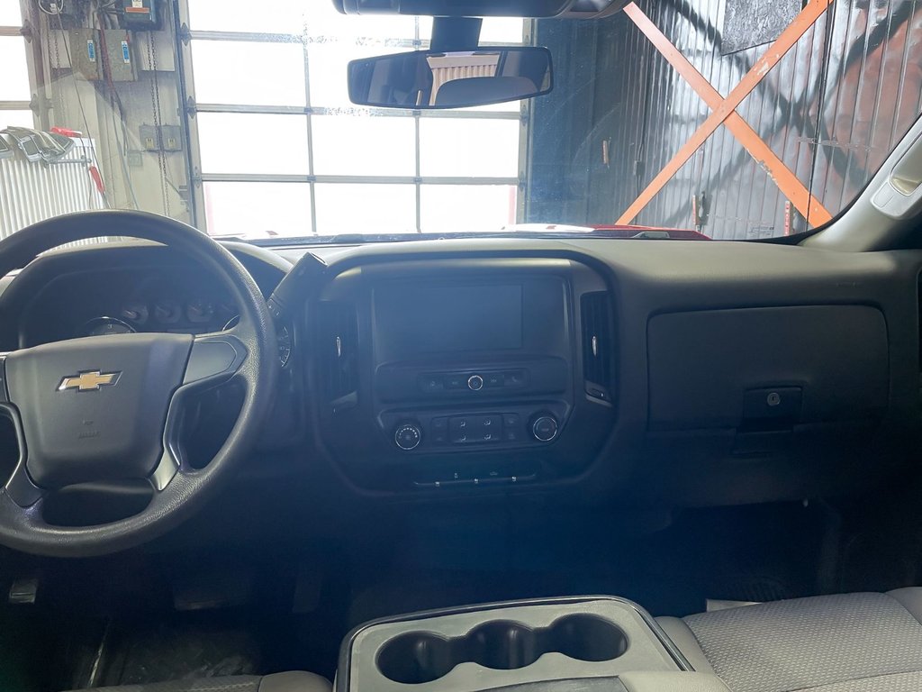 Chevrolet Silverado 1500  2017 à St-Jérôme, Québec - 10 - w1024h768px