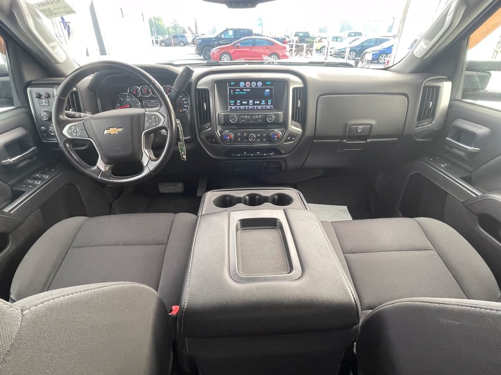Chevrolet Silverado 1500  2018 à St-Jérôme, Québec - 10 - w1024h768px