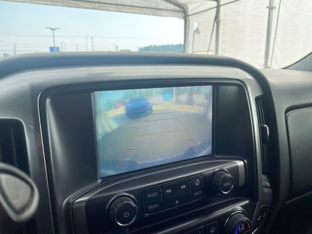 Chevrolet Silverado 1500  2018 à St-Jérôme, Québec - 12 - w1024h768px