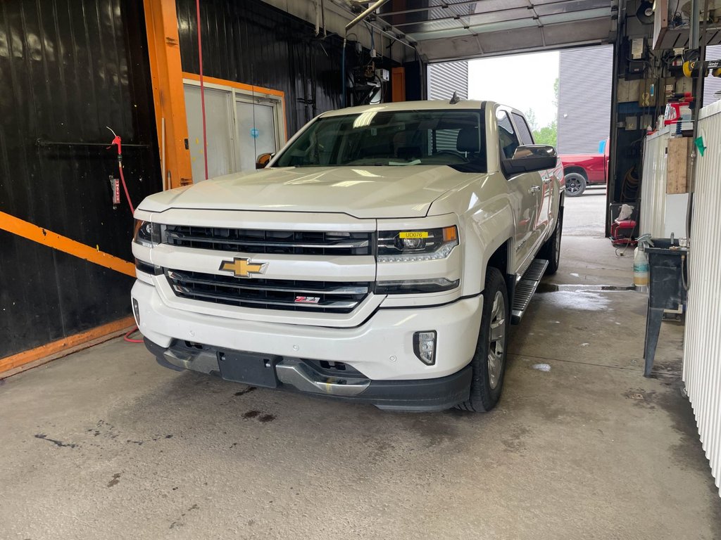 Chevrolet Silverado 1500  2018 à St-Jérôme, Québec - 1 - w1024h768px