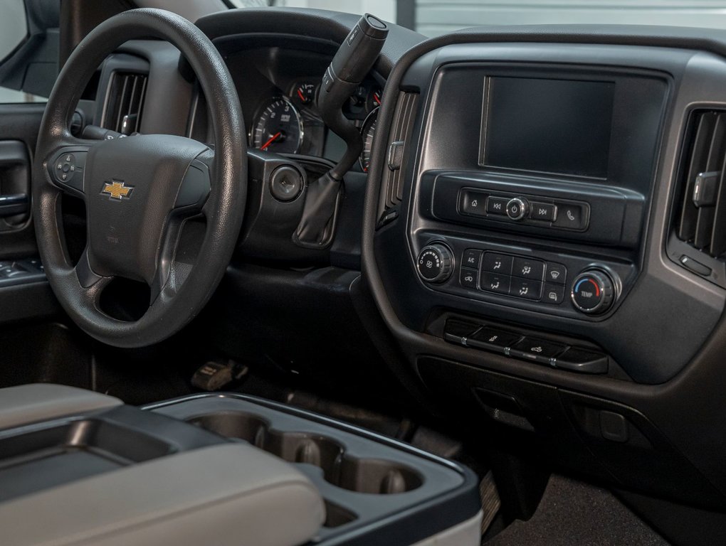 2019 Chevrolet Silverado 1500 in St-Jérôme, Quebec - 23 - w1024h768px