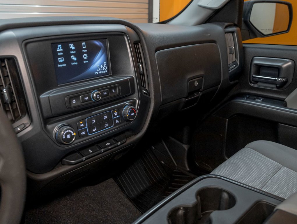 2019 Chevrolet Silverado 1500 in St-Jérôme, Quebec - 16 - w1024h768px