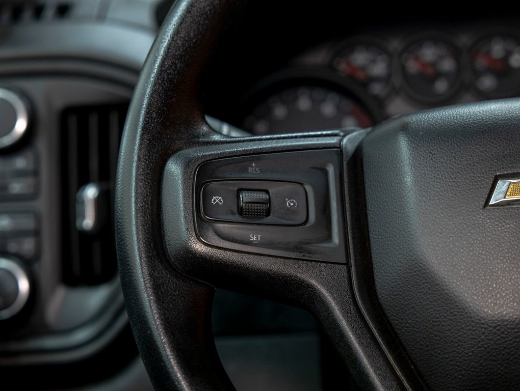 Chevrolet Silverado 1500  2019 à St-Jérôme, Québec - 14 - w1024h768px