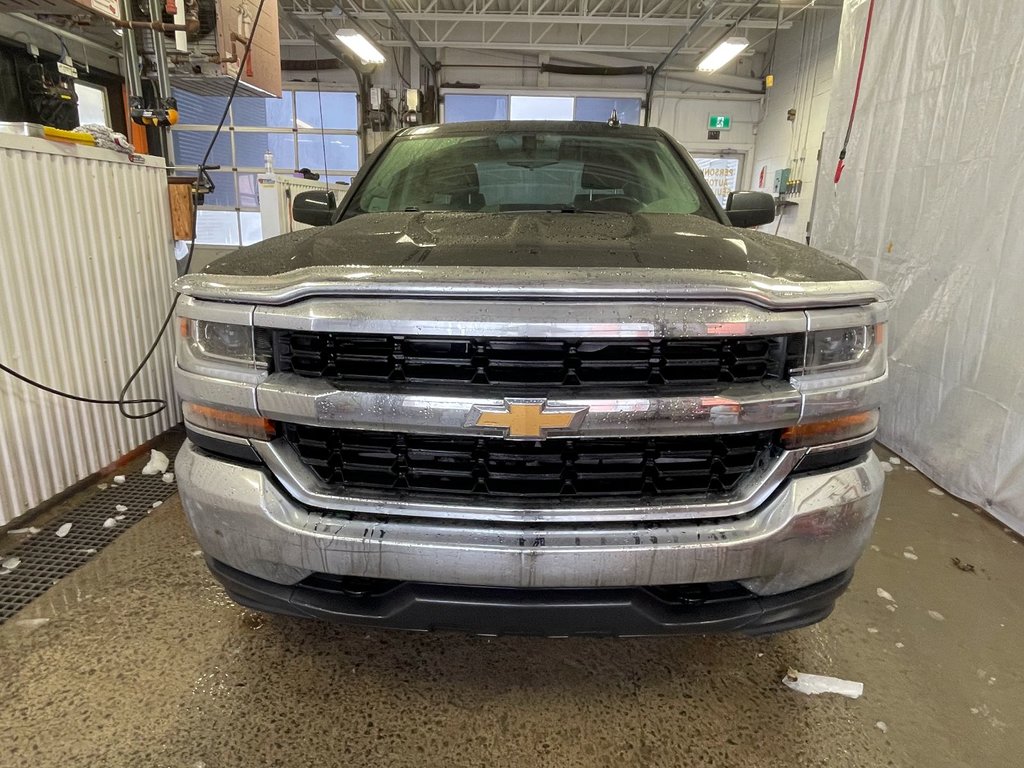 2019 Chevrolet Silverado 1500 in St-Jérôme, Quebec - 4 - w1024h768px