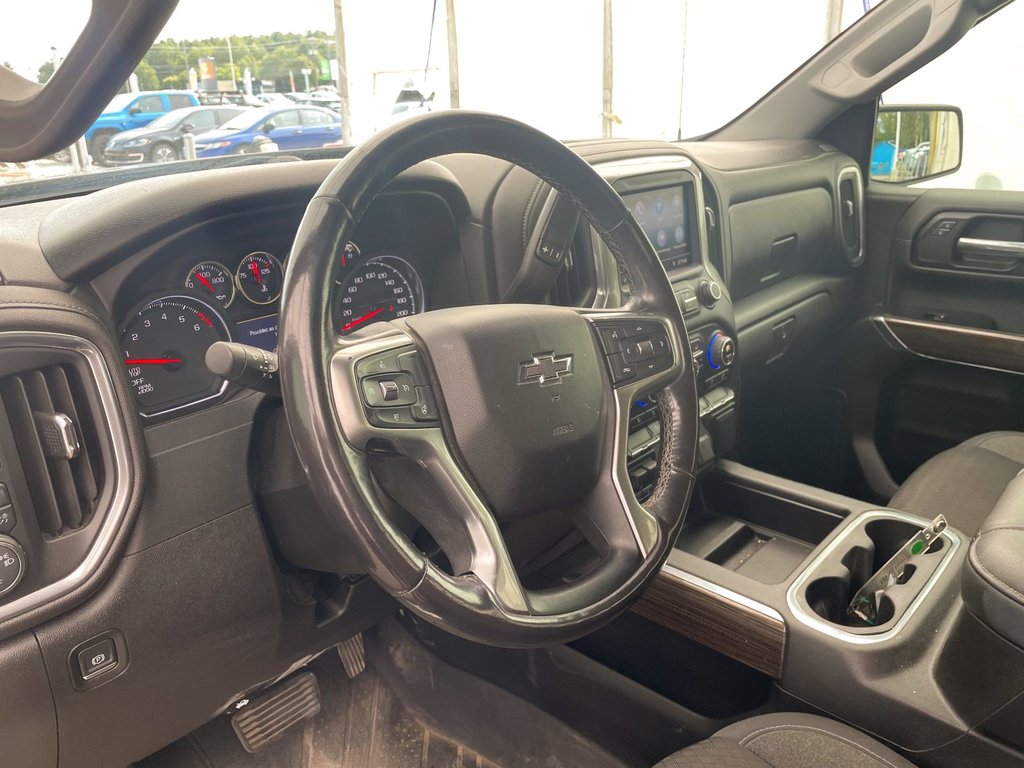 Chevrolet Silverado 1500  2019 à St-Jérôme, Québec - 3 - w1024h768px