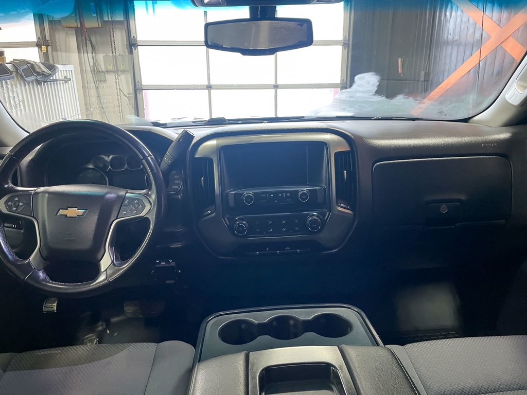 Chevrolet Silverado 1500  2019 à St-Jérôme, Québec - 10 - w1024h768px