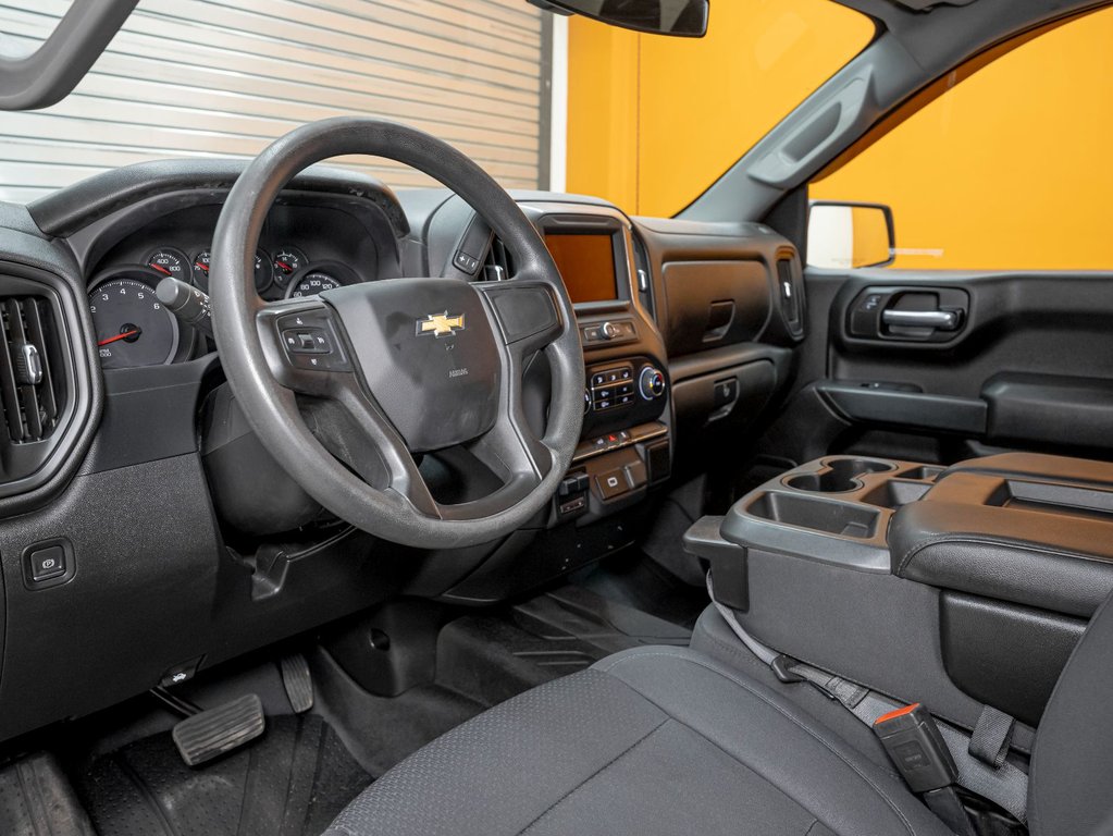 2020 Chevrolet Silverado 1500 in St-Jérôme, Quebec - 2 - w1024h768px