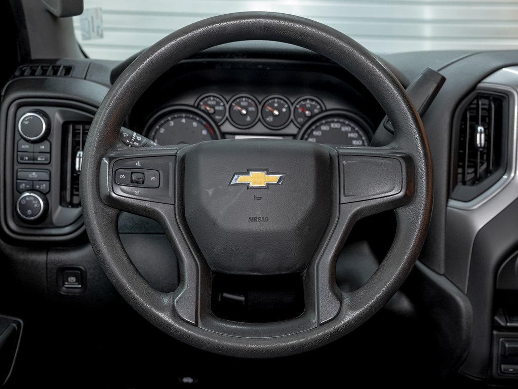 2020 Chevrolet Silverado 1500 in St-Jérôme, Quebec - 19 - w1024h768px