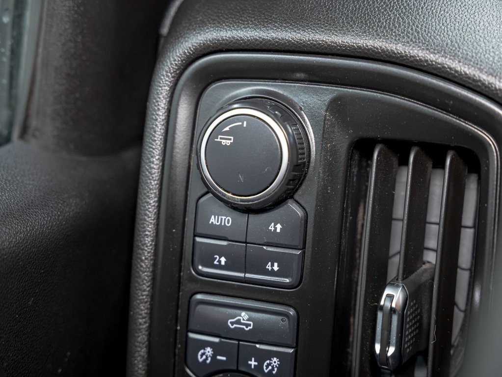 2020 Chevrolet Silverado 1500 in St-Jérôme, Quebec - 20 - w1024h768px