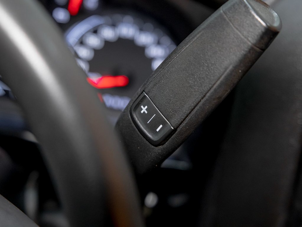 2020 Chevrolet Silverado 1500 in St-Jérôme, Quebec - 22 - w1024h768px