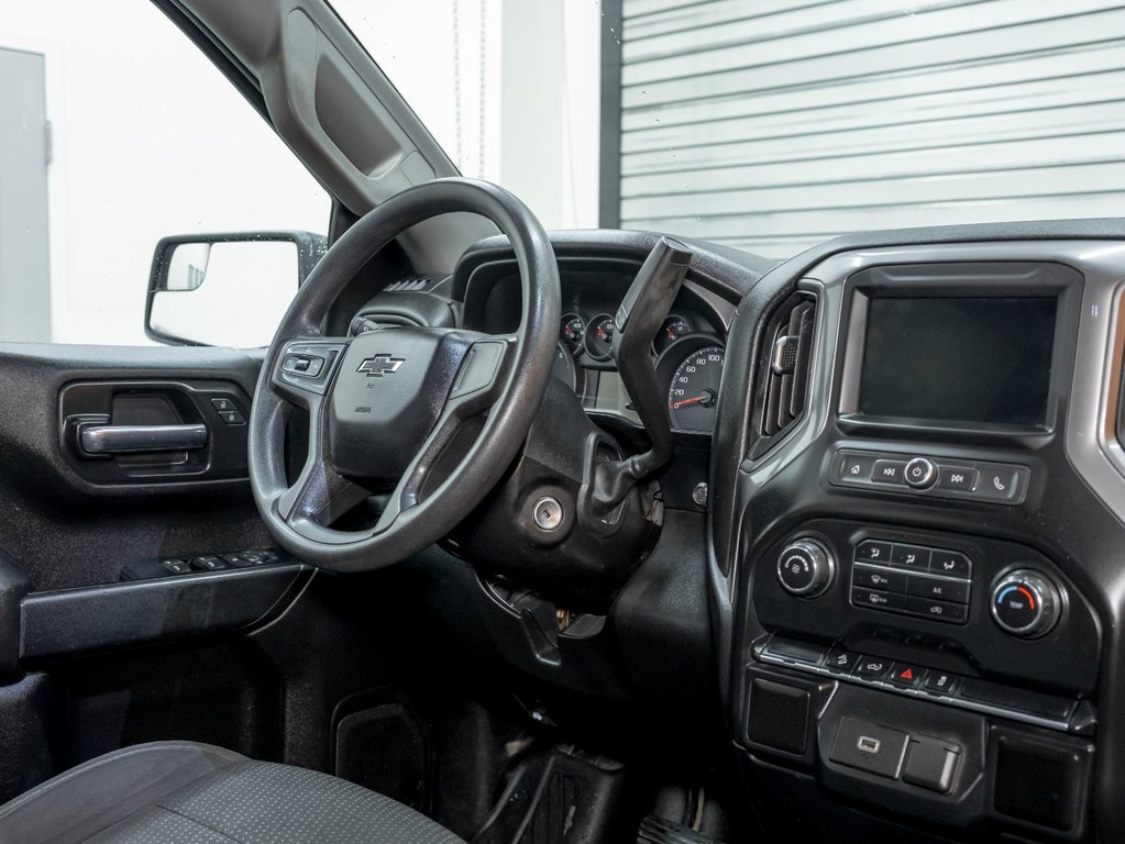 2020 Chevrolet Silverado 1500 in St-Jérôme, Quebec - 24 - w1024h768px