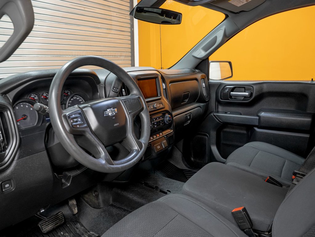 2020 Chevrolet Silverado 1500 in St-Jérôme, Quebec - 2 - w1024h768px