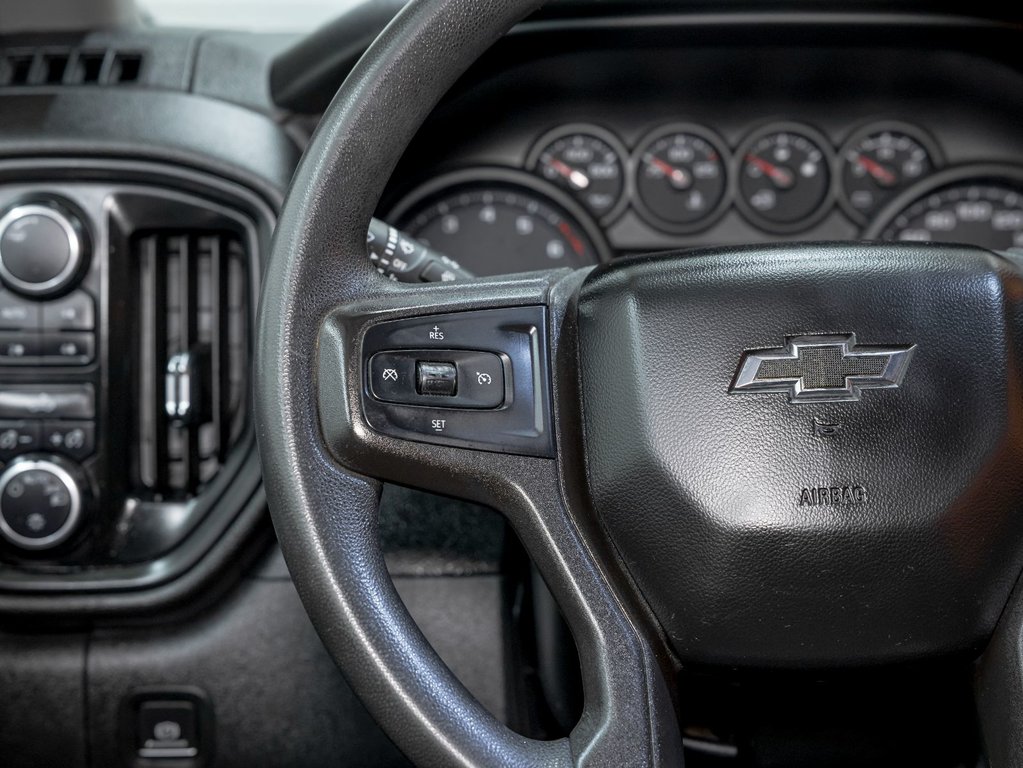 2020 Chevrolet Silverado 1500 in St-Jérôme, Quebec - 14 - w1024h768px