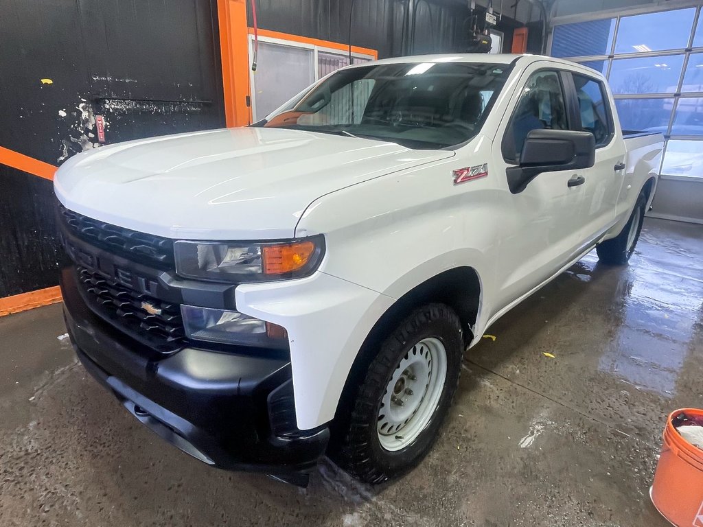 Chevrolet Silverado 1500  2021 à St-Jérôme, Québec - 1 - w1024h768px