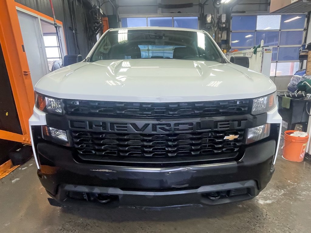 Chevrolet Silverado 1500  2021 à St-Jérôme, Québec - 4 - w1024h768px