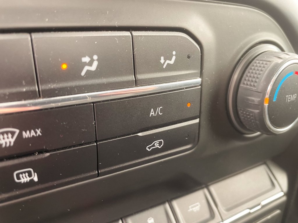 2021 Chevrolet Silverado 1500 in St-Jérôme, Quebec - 13 - w1024h768px