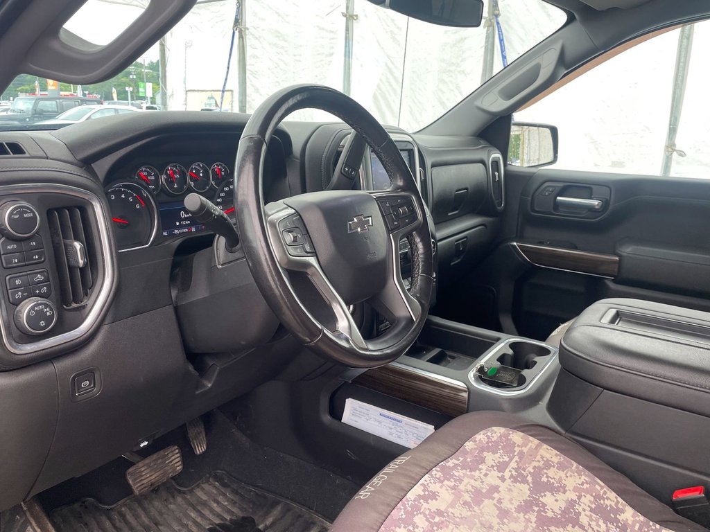 Chevrolet Silverado 1500  2021 à St-Jérôme, Québec - 3 - w1024h768px
