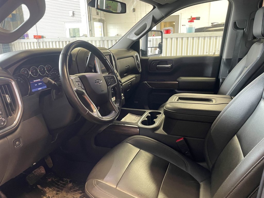 2021 Chevrolet Silverado 1500 in St-Jérôme, Quebec - 3 - w1024h768px