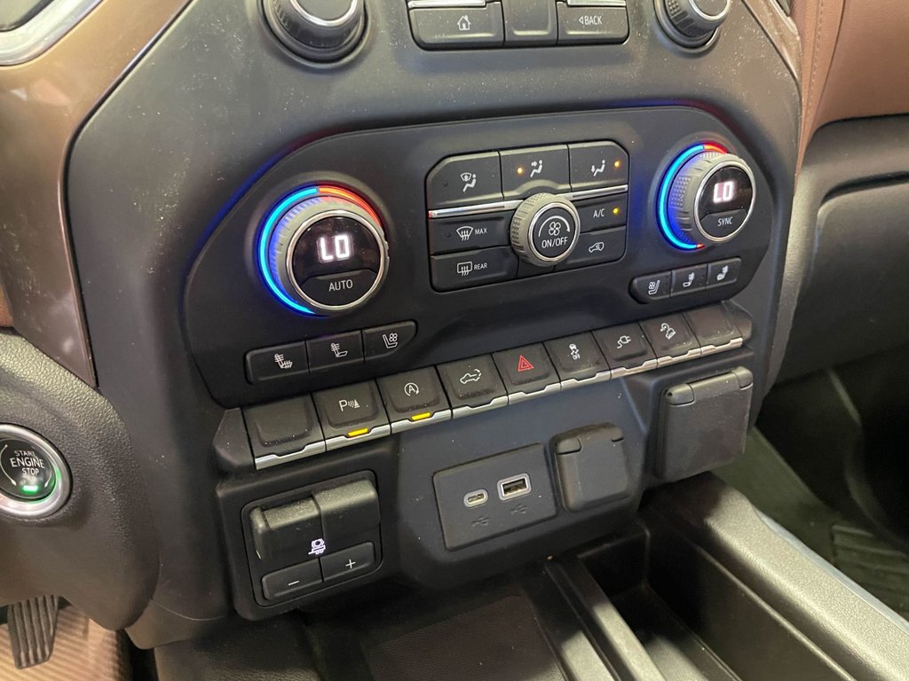 2021 Chevrolet Silverado 1500 in St-Jérôme, Quebec - 14 - w1024h768px