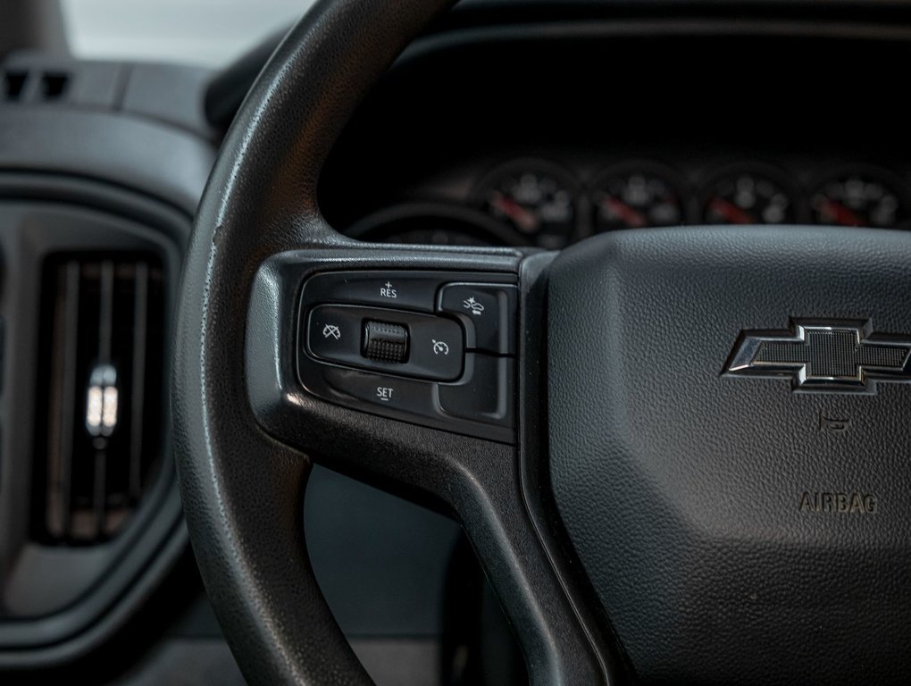 2022 Chevrolet Silverado 1500 in St-Jérôme, Quebec - 14 - w1024h768px