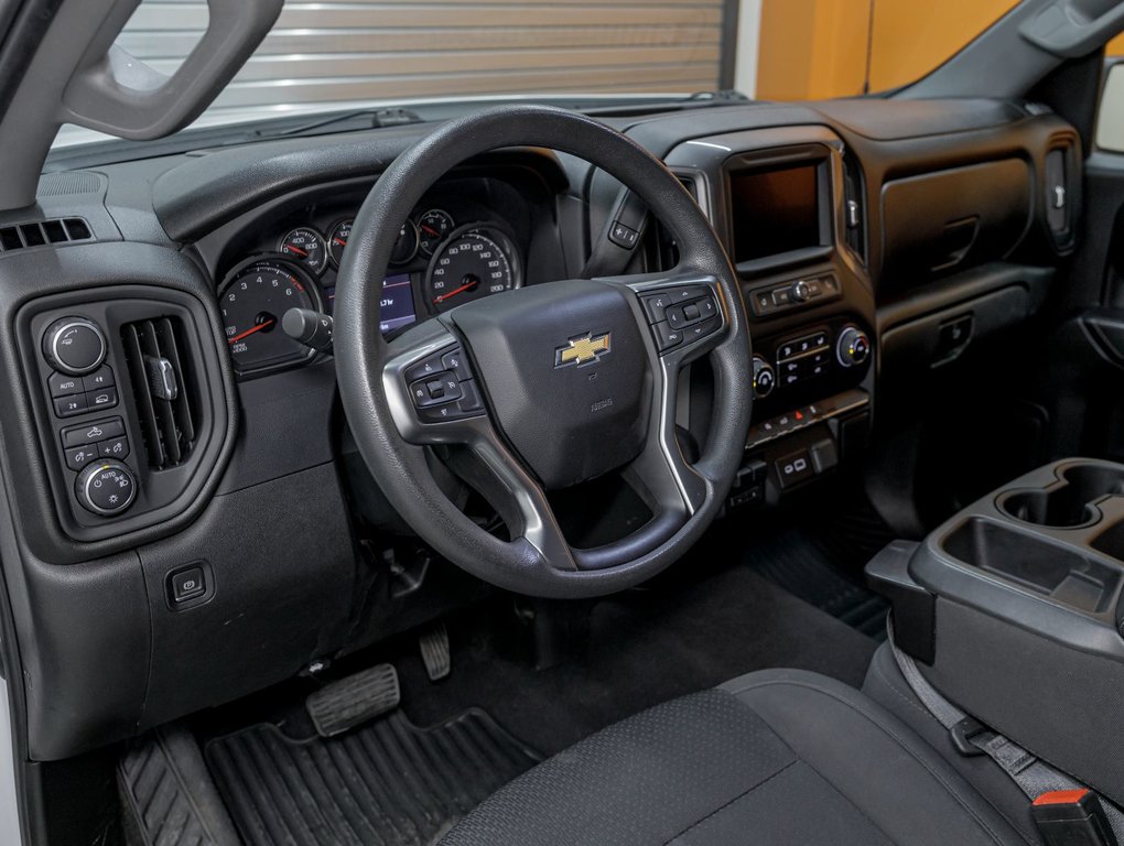 2022 Chevrolet Silverado 1500 in St-Jérôme, Quebec - 2 - w1024h768px
