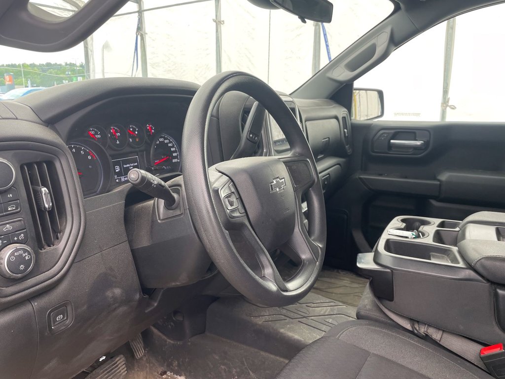2022 Chevrolet Silverado 1500 in St-Jérôme, Quebec - 3 - w1024h768px