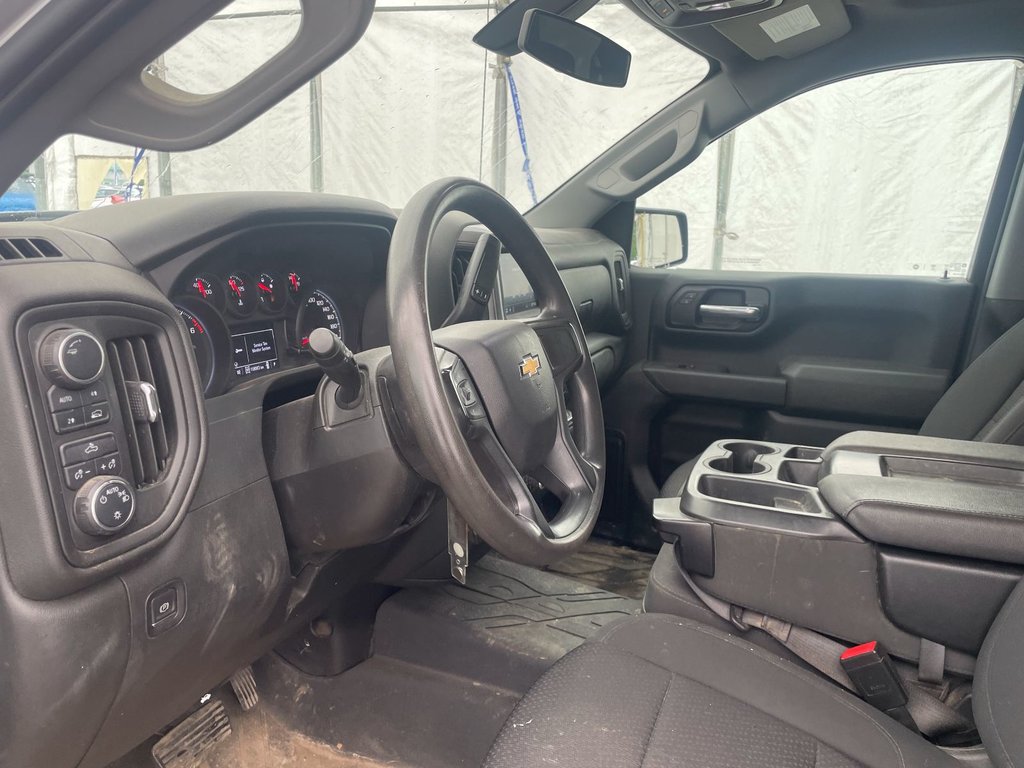 Chevrolet Silverado 1500  2022 à St-Jérôme, Québec - 3 - w1024h768px