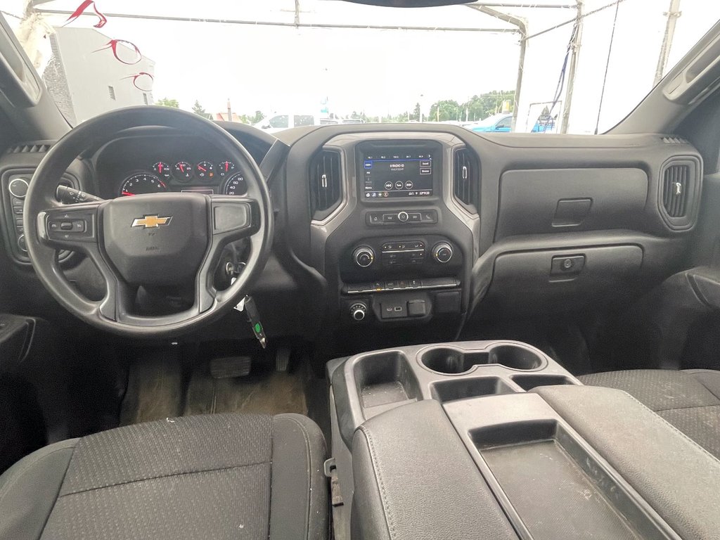 Chevrolet Silverado 1500  2022 à St-Jérôme, Québec - 10 - w1024h768px