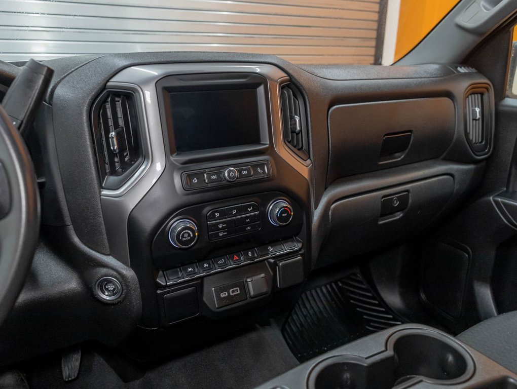 Chevrolet Silverado 1500  2022 à St-Jérôme, Québec - 17 - w1024h768px
