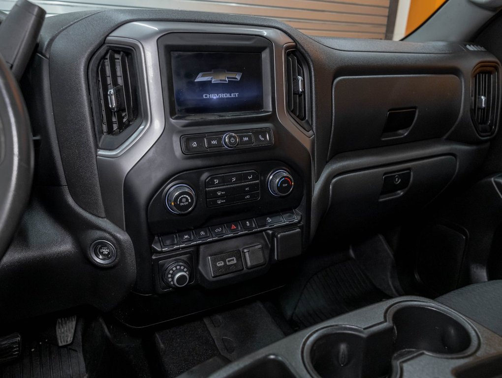Chevrolet Silverado 1500  2022 à St-Jérôme, Québec - 17 - w1024h768px