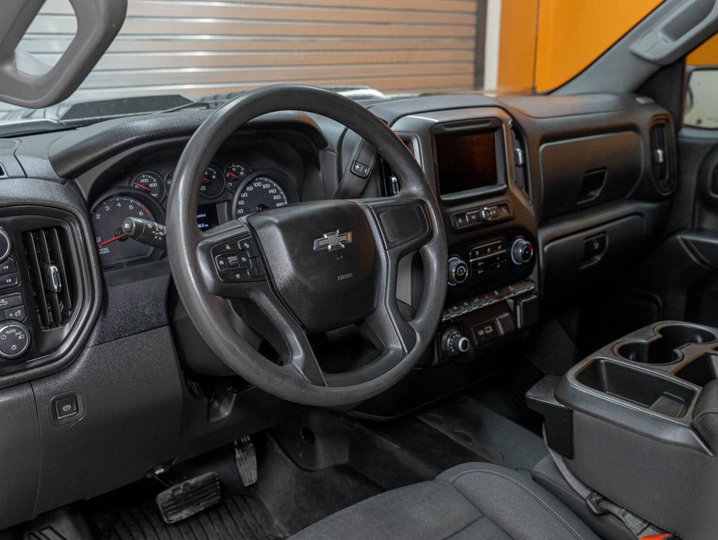 Chevrolet Silverado 1500  2022 à St-Jérôme, Québec - 2 - w1024h768px