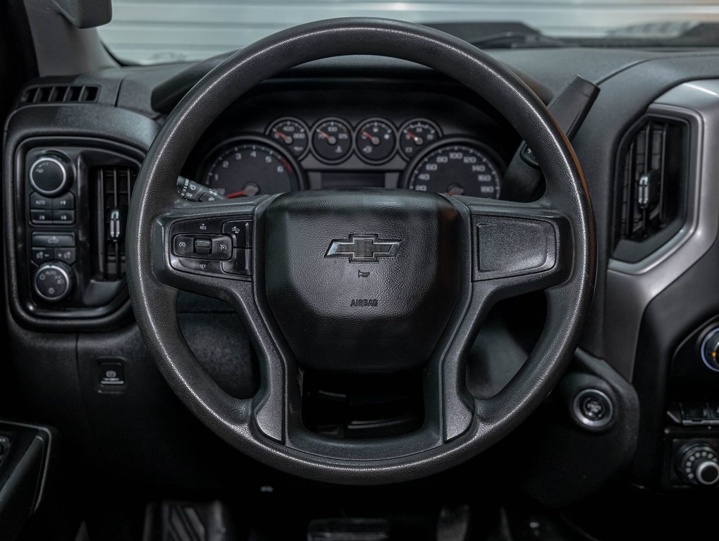 Chevrolet Silverado 1500  2022 à St-Jérôme, Québec - 12 - w1024h768px