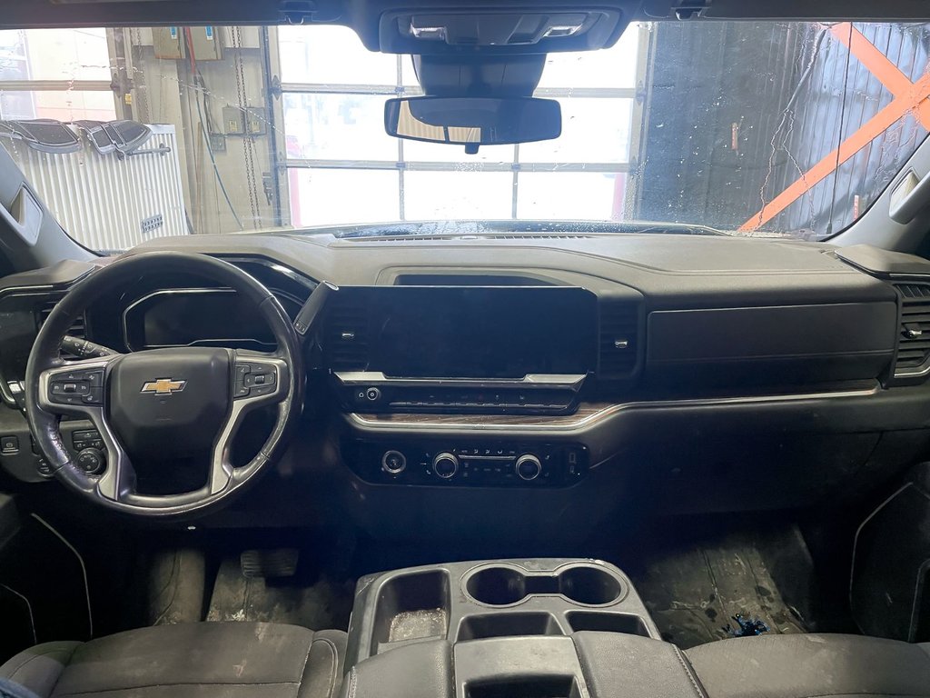 Chevrolet Silverado 1500  2022 à St-Jérôme, Québec - 12 - w1024h768px