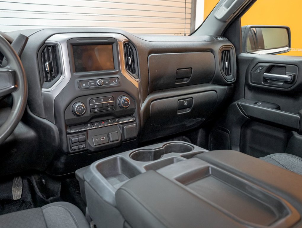 Chevrolet Silverado 1500  2022 à St-Jérôme, Québec - 17 - w1024h768px