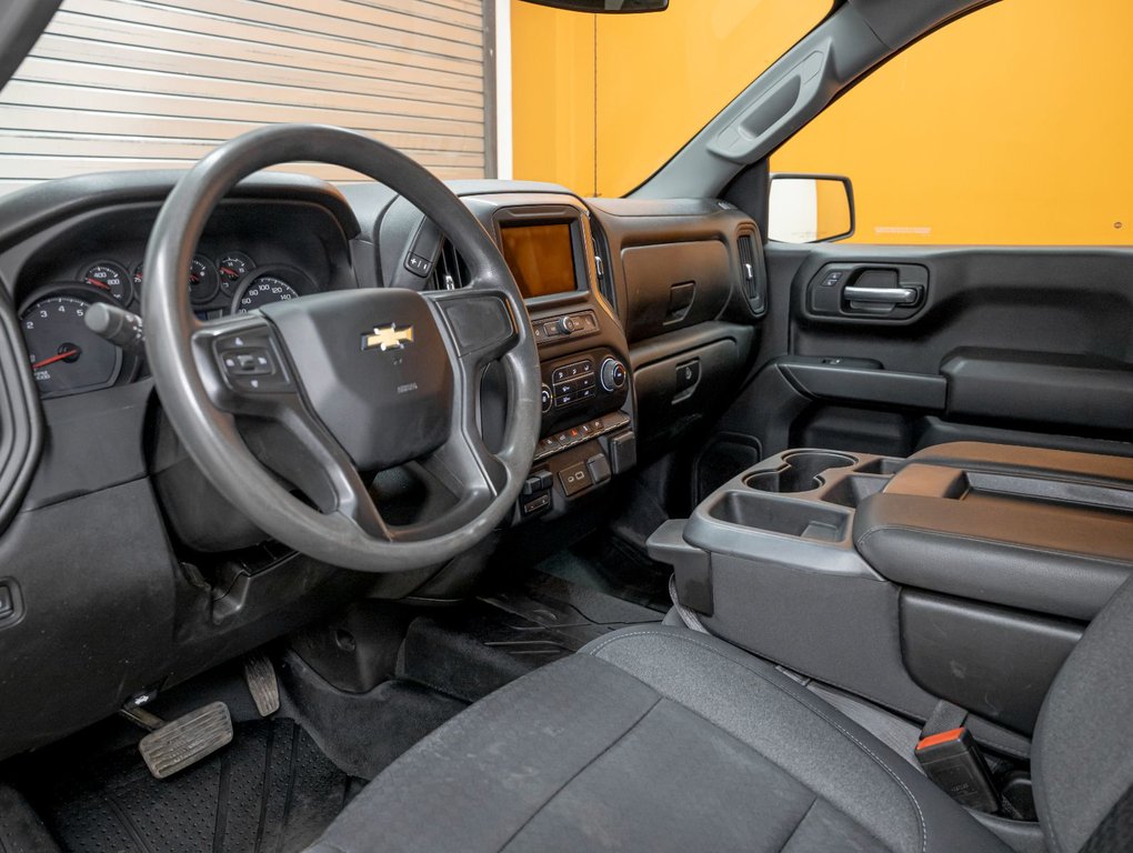 Chevrolet Silverado 1500  2022 à St-Jérôme, Québec - 2 - w1024h768px