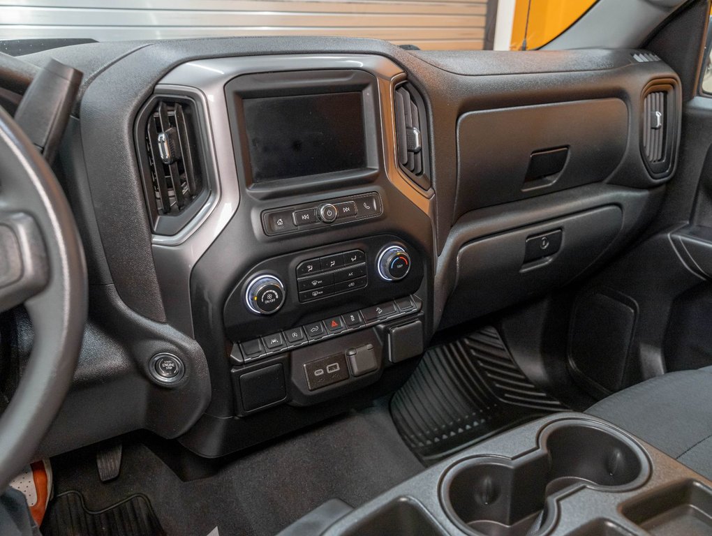 2022 Chevrolet Silverado 1500 in St-Jérôme, Quebec - 17 - w1024h768px