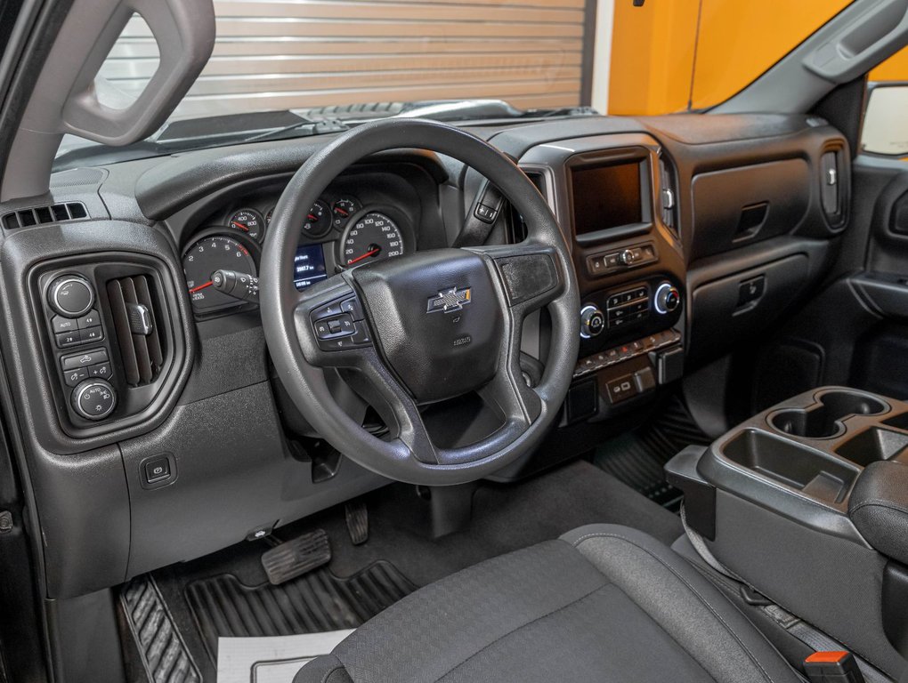 2022 Chevrolet Silverado 1500 in St-Jérôme, Quebec - 2 - w1024h768px