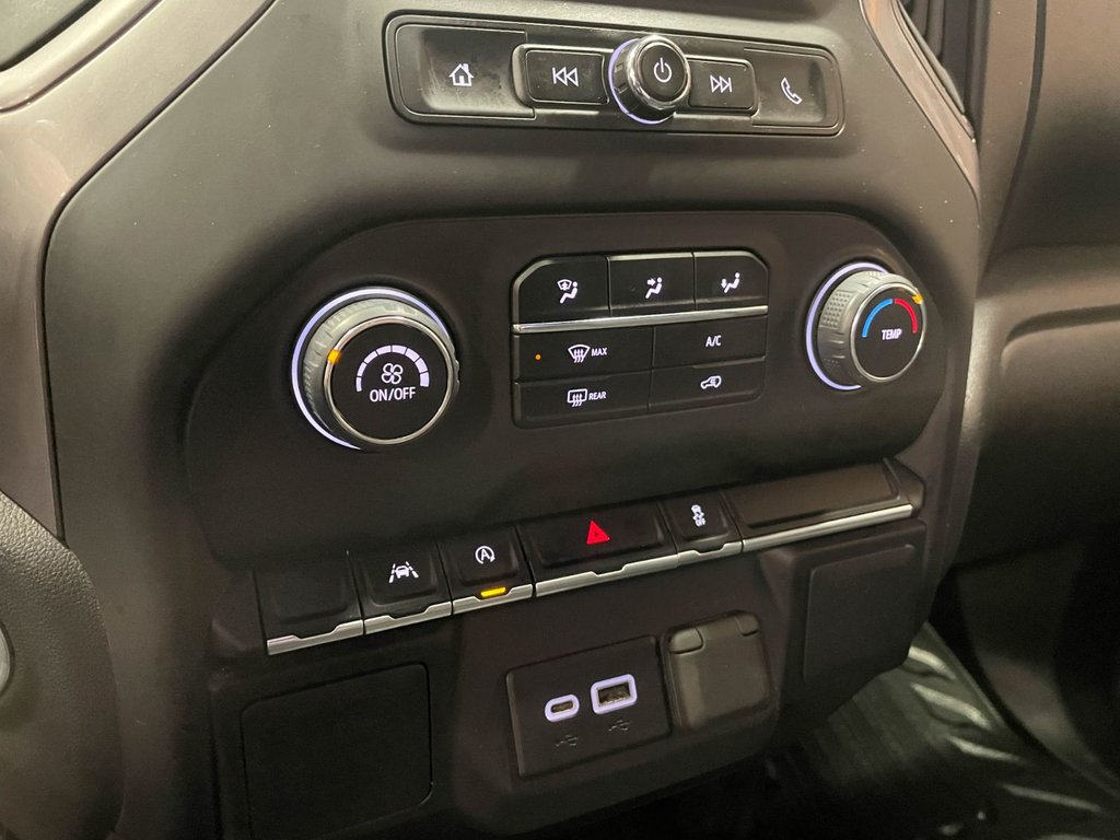 Chevrolet Silverado 1500  2022 à St-Jérôme, Québec - 13 - w1024h768px