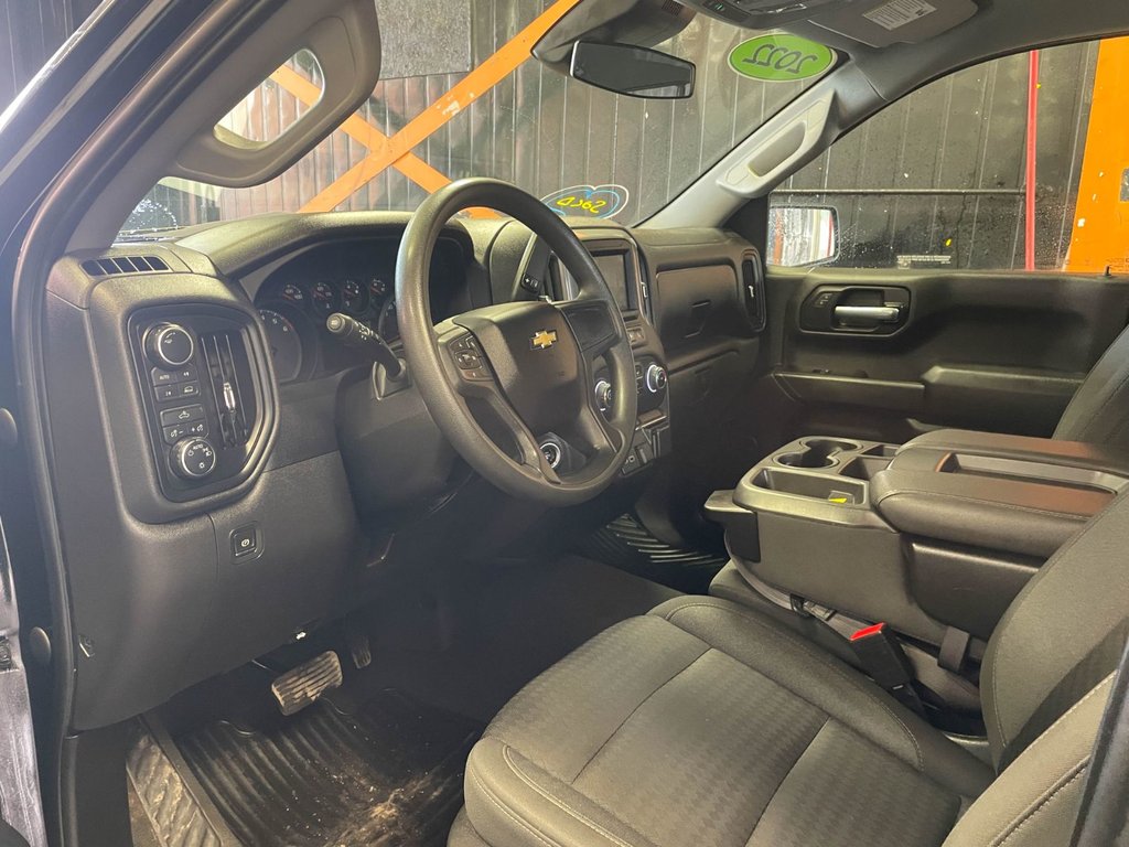 2022 Chevrolet Silverado 1500 in St-Jérôme, Quebec - 3 - w1024h768px