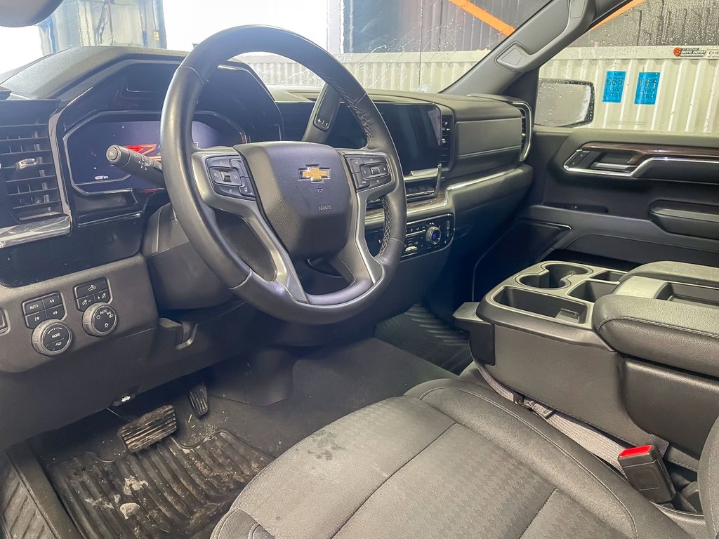 2023 Chevrolet Silverado 1500 in St-Jérôme, Quebec - 3 - w1024h768px