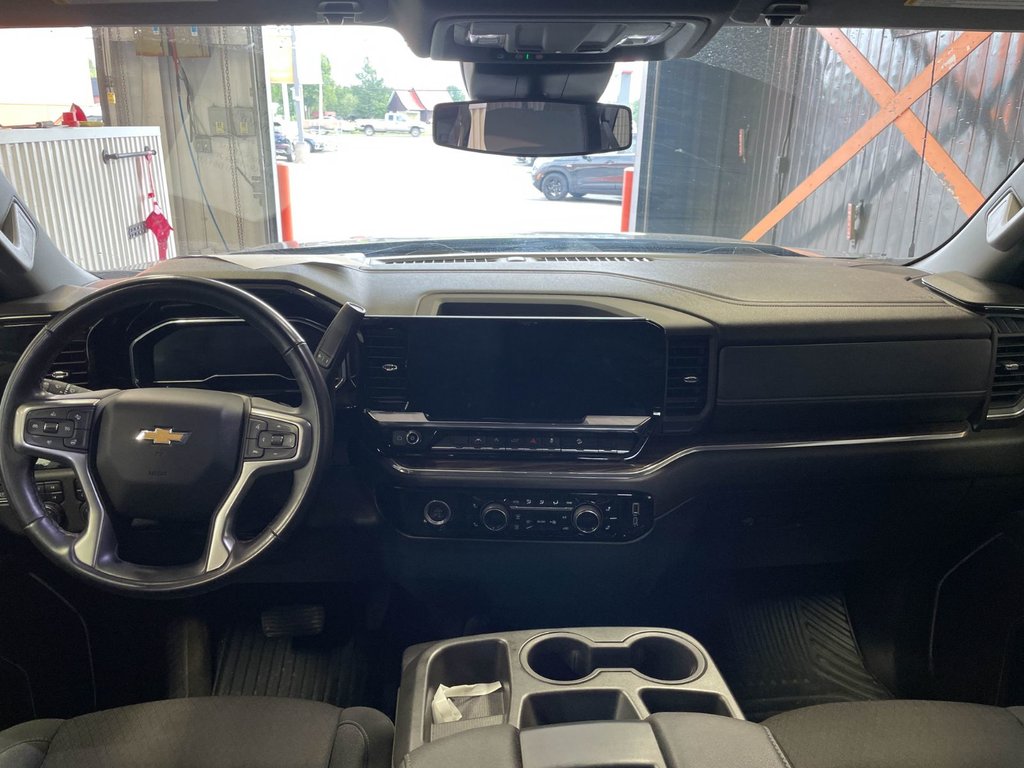 2023 Chevrolet Silverado 1500 in St-Jérôme, Quebec - 12 - w1024h768px