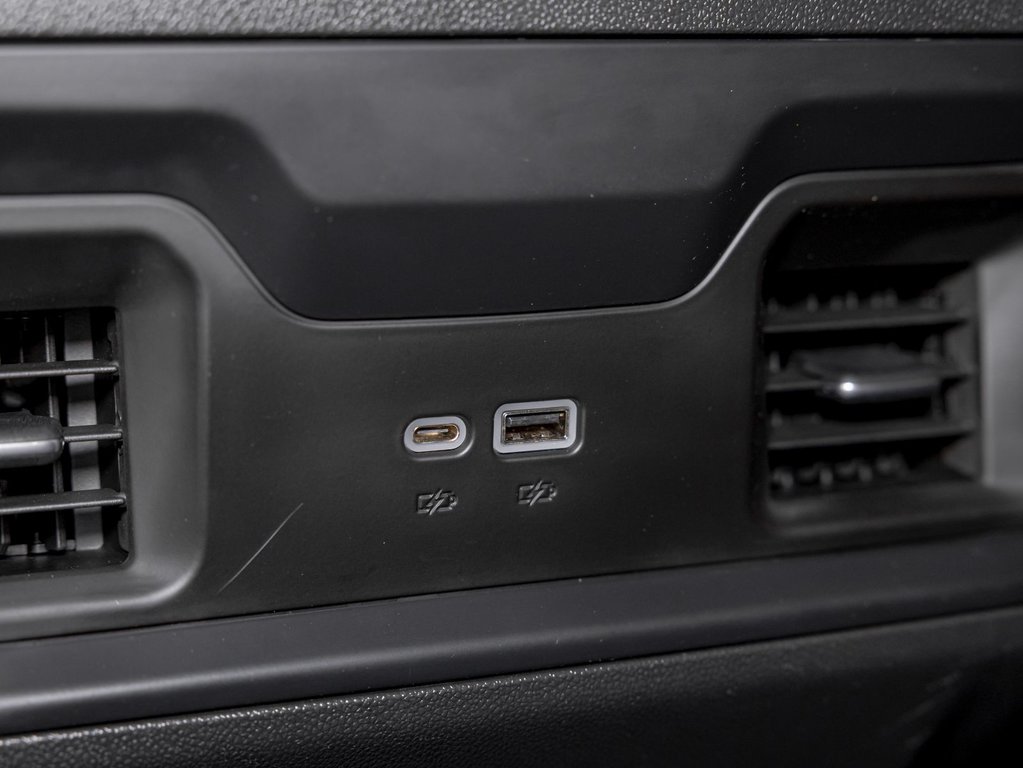 2023 Chevrolet Silverado 1500 in St-Jérôme, Quebec - 33 - w1024h768px